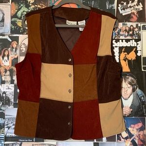 (SOLD) White stag Women’s patchwork style vest (XL)